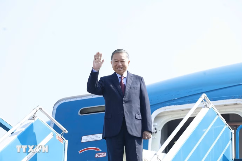Lễ tiễn Tổng Bí thư, Chủ tịch nước Tô Lâm tại sân bay quốc tế Nội Bài - Ảnh: TTXVN