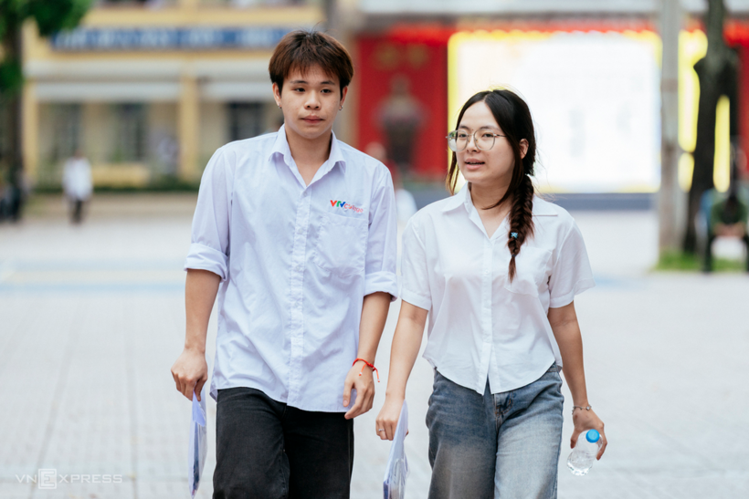 Học sinh Hà Nội thi tốt nghiệp THPT 2026. Ảnh: Tùng Đinh/VnExpress