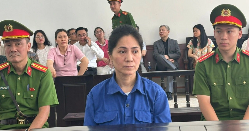 Bị cáo Nguyễn Thị Thu Hà (Ảnh: Trần Long).