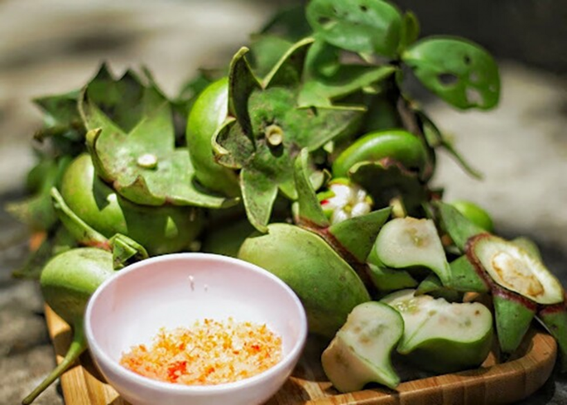 Không chỉ mang đậm hương vị ẩm thực miền sông nước, loại quả dân dã này còn chứa nhiều vitamin C cùng các hợp chất chống oxy hóa, mang lại giá trị dinh dưỡng rất đáng chú ý. Ảnh: Phụ nữ & Pháp luật