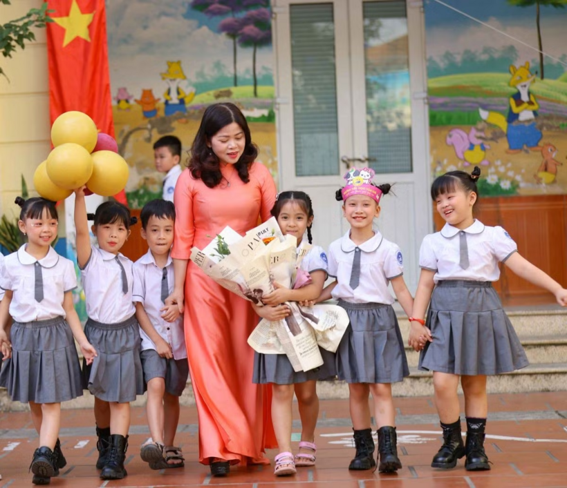 Bộ GD&ĐT yêu cầu, không để xảy ra tình trạng giáo viên phải kiêm nhiệm các vị trí việc làm khác ngoài giảng dạy. Ảnh minh họa: Tiền phong