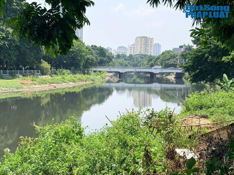Người dân ven sông Nhuệ kỳ vọng dự án cải tạo sẽ trả lại dòng nước xanh, sạch và không gian sống trong lành.