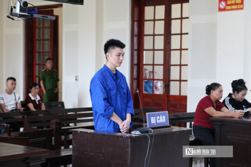 Bị cáo Bàn Văn Vỹ tại phiên toà.