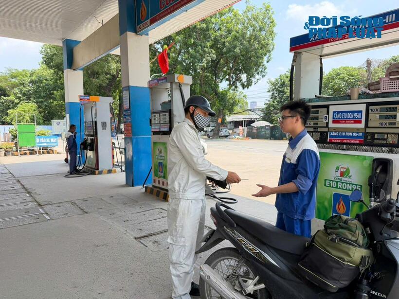 Giá xăng dầu ngày 13/8 có sự điều chỉnh vào chiều nay ở thị trường trong nước. Ảnh: Dương Thu.