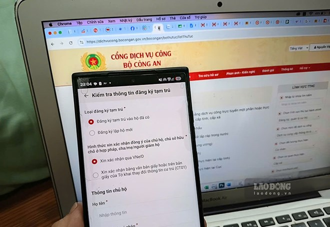 Chủ hộ có thể đăng ký lưu trú cho người thân ở lại qua đêm, trên VNeID. Ảnh: Quang Việt/Lao động