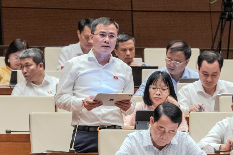 ĐBQH Tào Đức Thắng - Chủ tịch kiêm Tổng Giám đốc Tập đoàn Công nghiệp - Viễn thông Quân đội (Viettel), đoàn Tp.Hồ Chí Minh (Ảnh: Media Quốc hội).