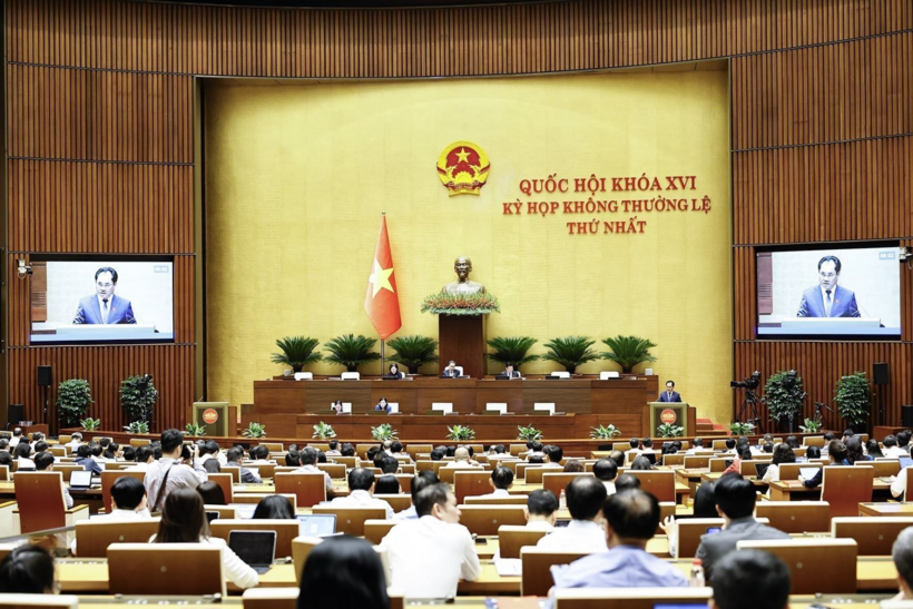 Chiều 12/8/2026, Bộ trưởng Bộ Nông nghiệp và Môi trường Trịnh Việt Hùng phát biểu giải trình, làm rõ một số vấn đề đại biểu Quốc hội nêu. Ảnh: Doãn Tấn/TTXVN