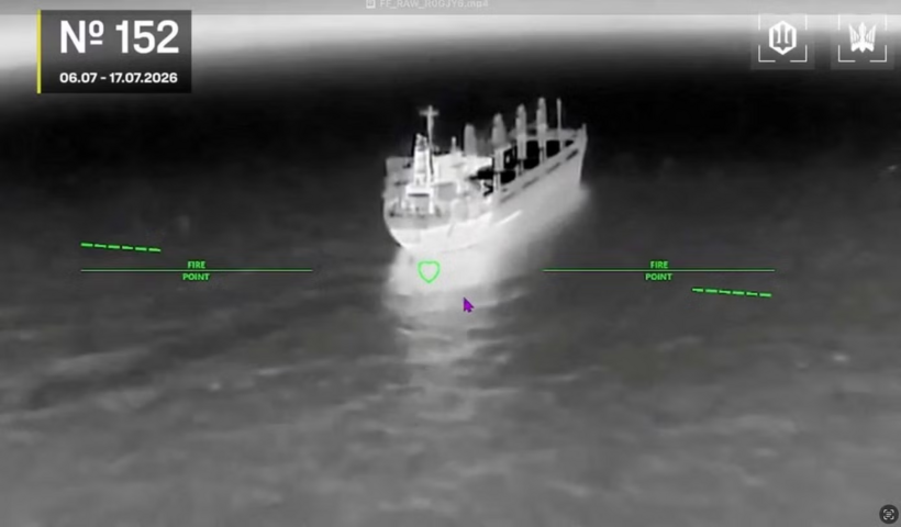 Các máy bay không người lái (UAV) của Ukraine tấn công các mục tiêu trên Biển Đen. (Ảnh: Reuters)