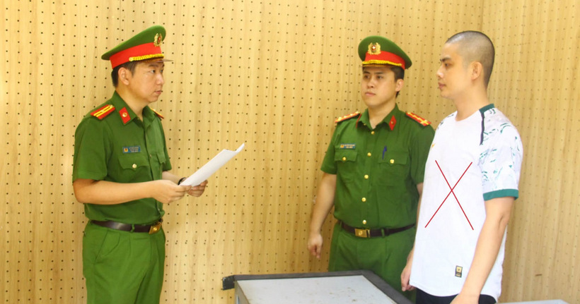 Quàng Văn Tân tại cơ quan công an. (Ảnh: Công an Sơn La)
