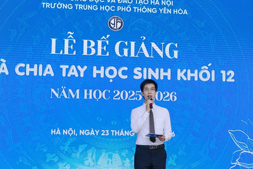 Thầy Phạm Thế Mạnh, giáo viên môn Toán, Trường THPT Yên Hòa (Hà Nội). Ảnh: NVCC