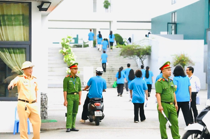 Sáng nay, 326 thí sinh Tuyên Quang hoàn thành thi 2 môn tự chọn. Ảnh: VTC News