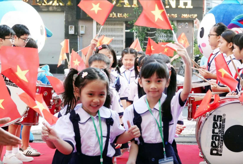 Các hoạt động trong ngày khai giảng được tổ chức theo hướng gần gũi, thiết thực, phù hợp với tâm lý lứa tuổi học sinh. Ảnh minh họa: Moet