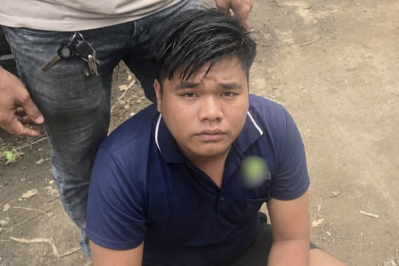 Nghi phạm bị công an bắt giữ. Ảnh: Dân trí