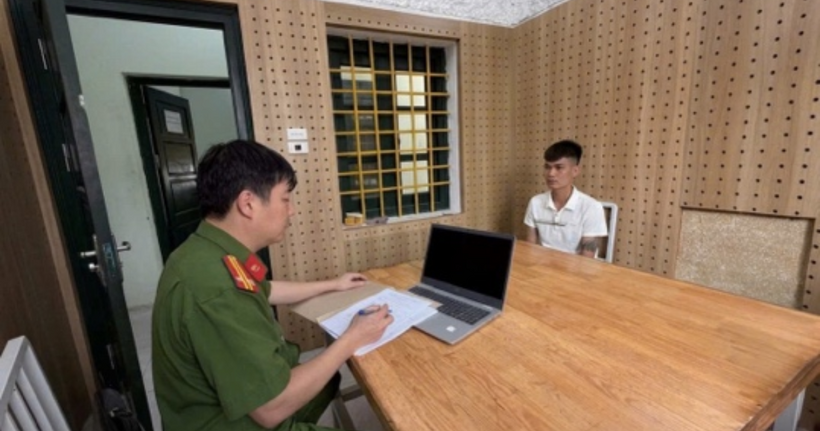 Đối tượng Nguyễn Văn Quân tại cơ quan Công an. (Ảnh: Công an Hưng Yên)