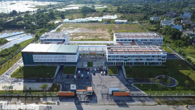 Toàn cảnh trường THPT chuyên Tuyên Quang, nơi diễn ra điểm thi lại. Ảnh: Tiền phong.