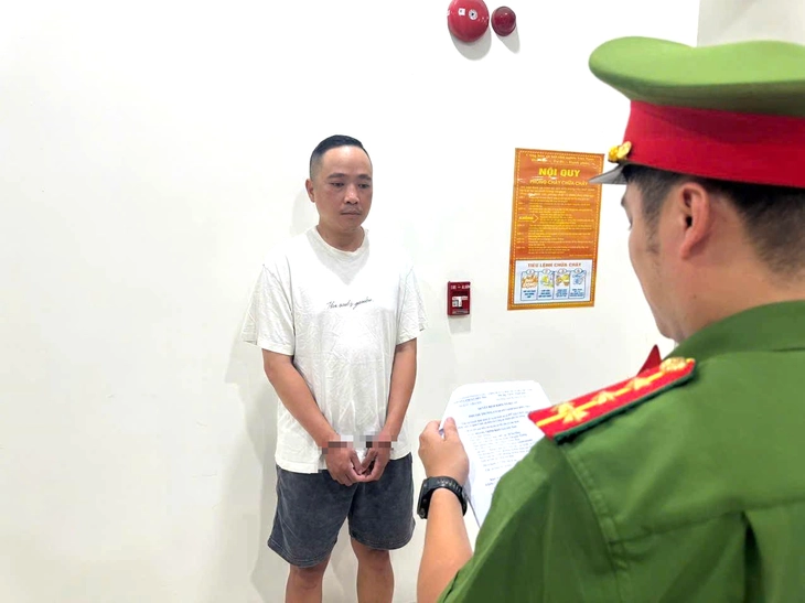 Nghi phạm tại cơ quan công an. Ảnh: Tuổi Trẻ