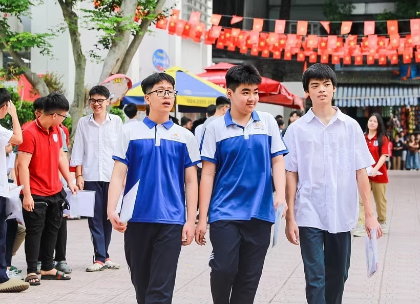 Thí sinh dự thi lớp 10 tại Hà Nội. Ảnh: TTXVN