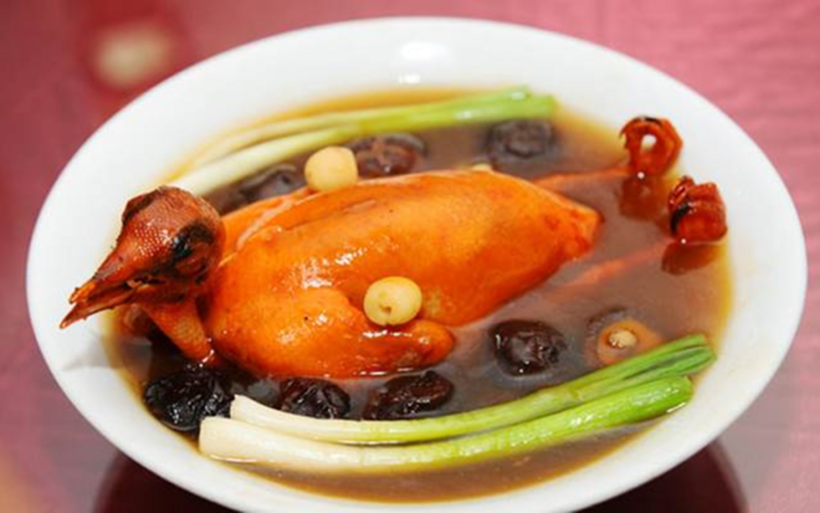 Sở hữu nguồn dinh dưỡng dồi dào cùng giá trị dược liệu cao, thịt chim bồ câu từ lâu đã được giới chuyên gia đánh giá là một trong những loại thực phẩm bồi bổ tốt nhất cho cơ thể. Ảnh: Người đưa tin