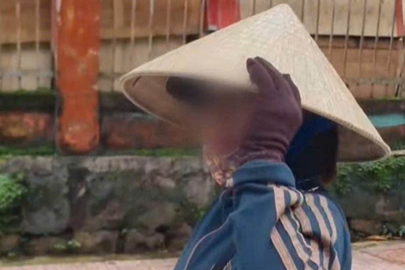 Người phụ nữ bị cho là có lời lẽ thiếu văn hóa. Ảnh: VietNamnet