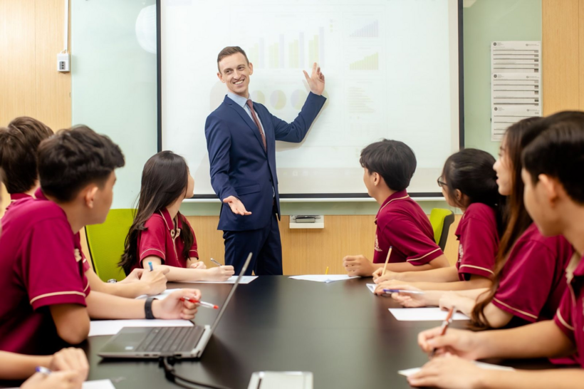 Dự thảo từng bước hình thành môi trường sử dụng tiếng Anh phù hợp với điều kiện thực tế của từng cơ sở giáo dục. Ảnh: MOET