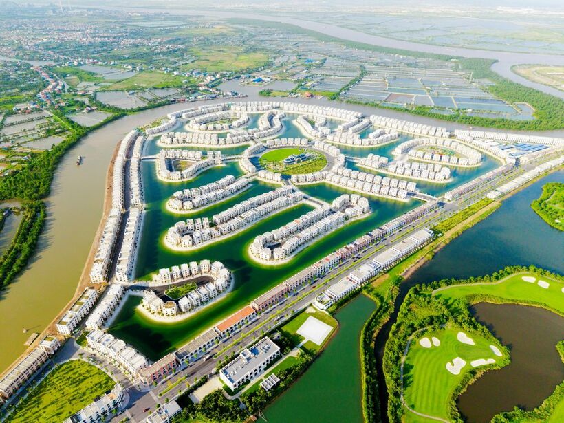 Hơn 280 ha cây xanh và mặt nước đan xen, kiến tạo những khoảng thở sinh thái giữa lòng đại đô thị. Nguồn ảnh Vingroup