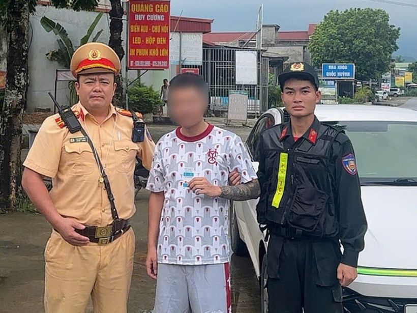 Người điều khiển phương tiện được lực lượng Cảnh sát giao thông kiểm tra, phát hiện dương tính với chất ma túy. Ảnh Công an tỉnh Phú Thọ.
