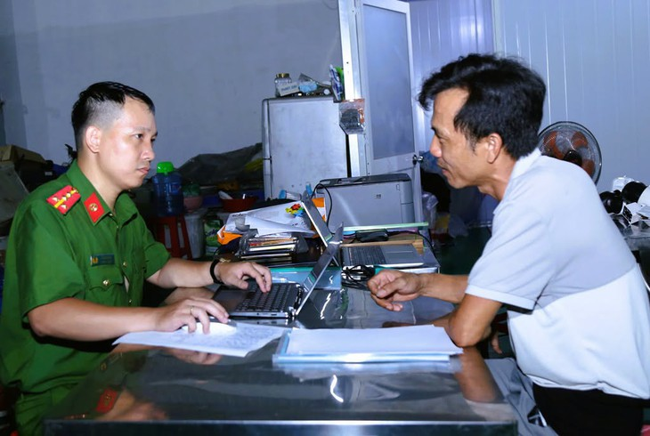 Cơ quan Công an làm việc với đối tượng Lê Văn Tình. Ảnh: Công an TP.Đồng Nai