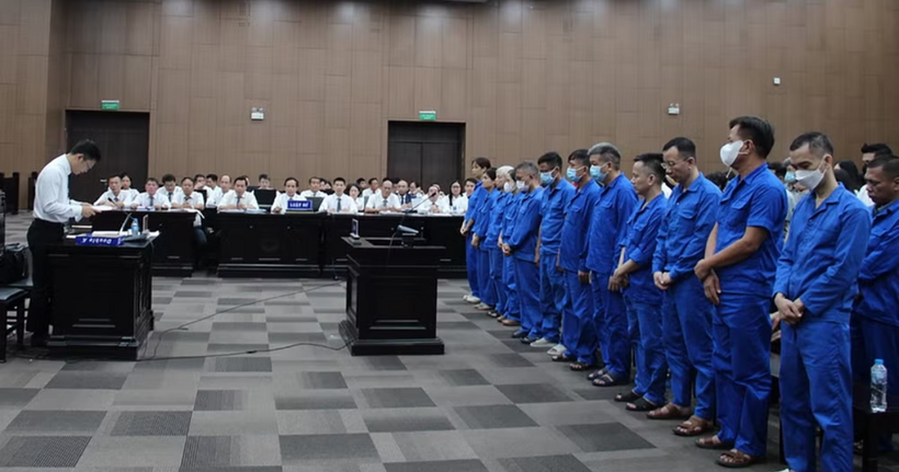 Các bị cáo tại phiên tòa. (Ảnh: Phùng Anh)
