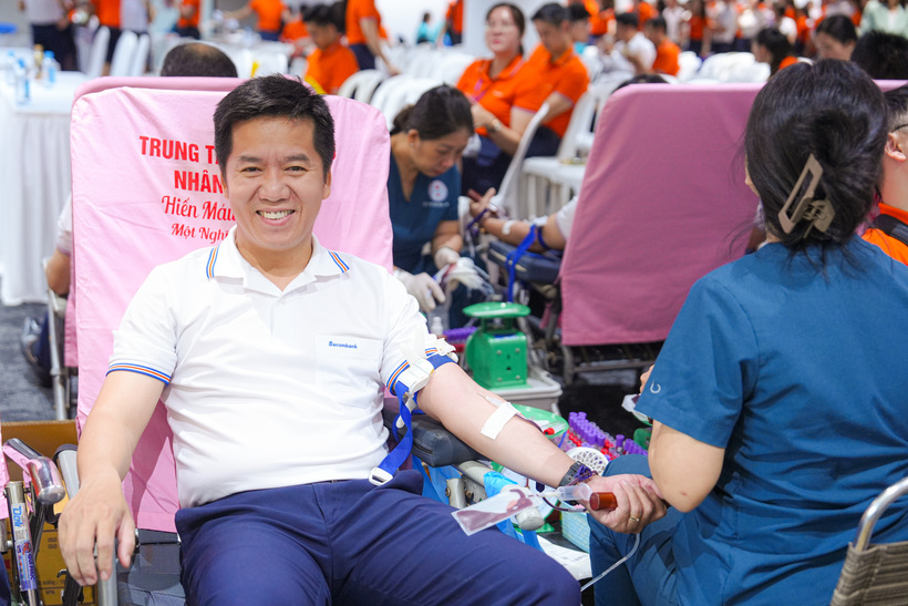 “Kết nối trái tim” và hành trình 14 năm SACOMBANK trao giọt hồng sẻ chia sự sống  - 10