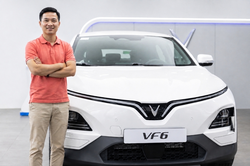 Từ không tin tưởng về ô tô điện, anh Đức ấn tượng và chọn mua VF 6 sau chỉ một lần trải nghiệm. Nguồn ảnh VinFast