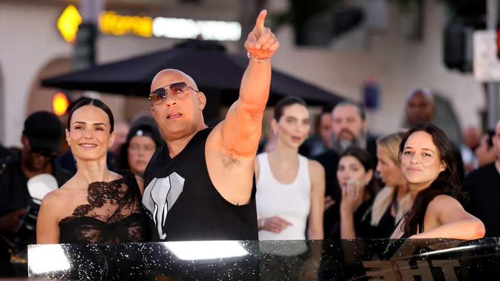 Jordana Brewster, Vin Diesel và Michelle Rodriguez tham dự buổi chiếu kỷ niệm 25 năm The Fast and the Furious. Ảnh: Amy Sussman