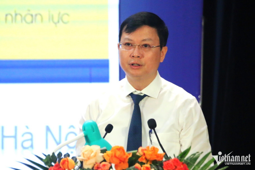 Ông Nguyễn Văn Hiền, Giám đốc Sở GD&ĐT Hà Nội phát biểu tại hội nghị. Ảnh: Thanh Hùng/VietNamnet