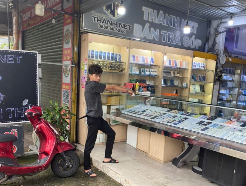 Đối tượng Tuấn tại hiện trường vụ án. Ảnh: Công an Đồng Nai
