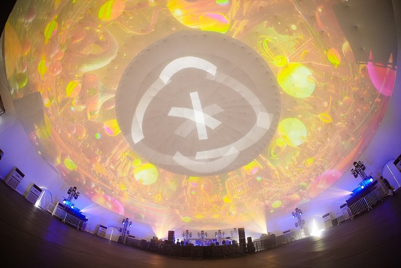 Toàn cảnh màn trình diễn nghệ thuật 3D Mapping trong Dome 360° tại Đông Fest 2026. Ảnh: Thu Phương