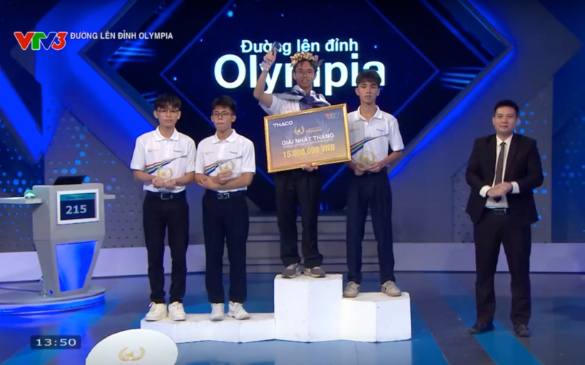Em Cao Minh Phúc giành vọng nguyệt quế với 215 điểm. Ảnh: Thời báo VTV