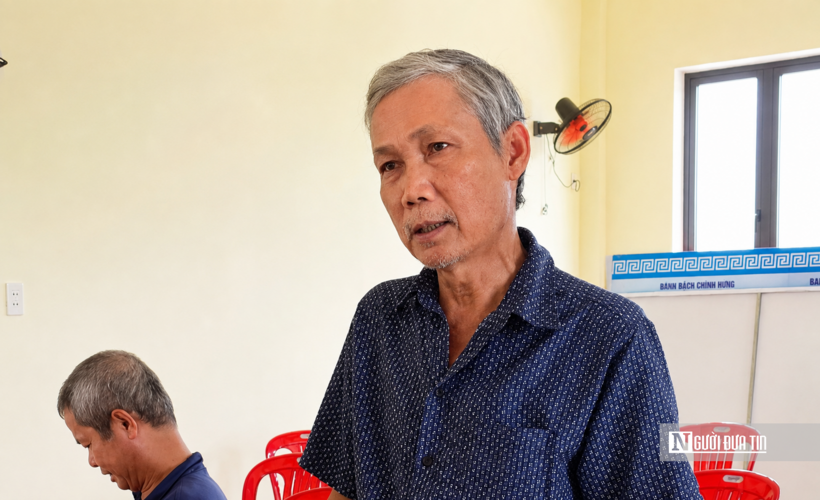 Người dân thôn Bồ Bản, xã Hòa Vang trao đổi tại buổi tuyên truyền, phổ biến pháp luật do Hội Luật gia thành phố Đà Nẵng phối hợp địa phương tổ chức.