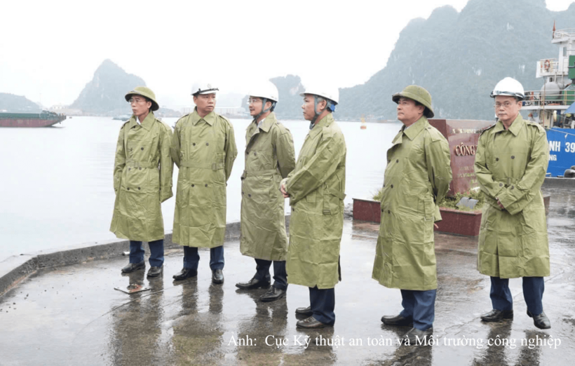Đoàn công tác Ban Chỉ huy Phòng thủ dân sự Bộ Công Thương kiểm tra thực địa tại các đơn vị thành viên TKV. Ảnh Bộ Công Thương.