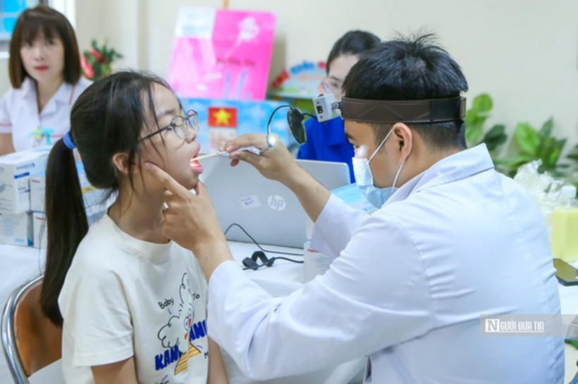 Bệnh tay chân miệng lưu hành quanh năm và thường có xu hướng gia tăng cao vào tháng 9 và tháng 10 (Ảnh: Hữu Thắng).