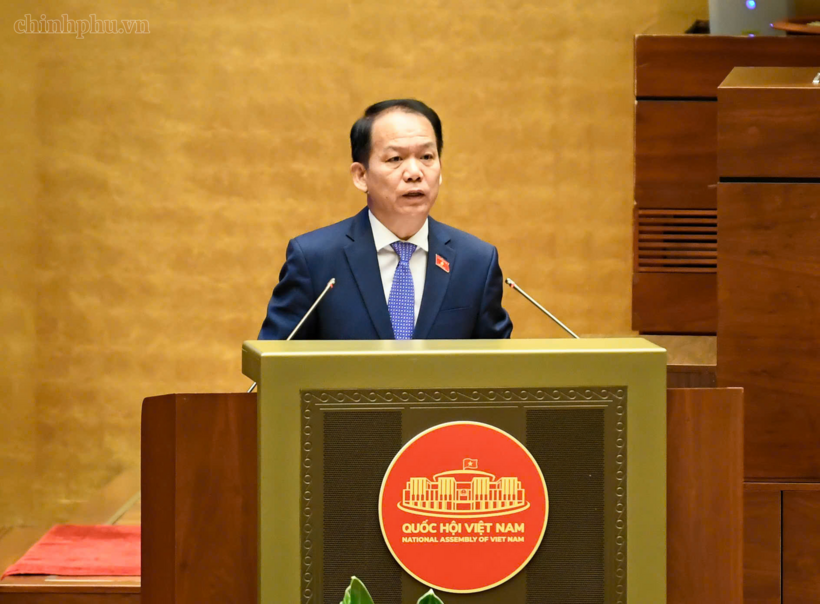 Bộ trưởng Bộ Tư pháp Hoàng Thanh Tùng trình bày Báo cáo tiếp thu, giải trình và chỉnh lý dự thảo Luật - Ảnh: chinhphu.vn/Nhật Bắc