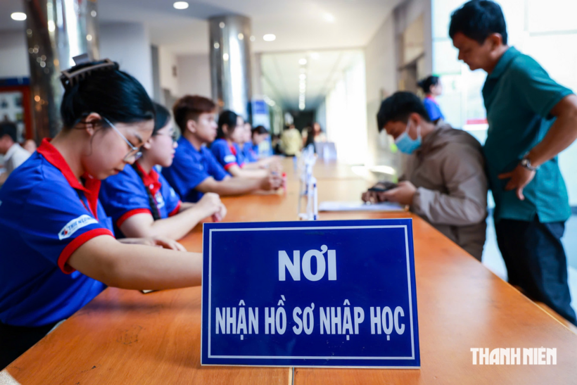 Sau thời gian thí sinh trúng tuyển đợt 1 hoàn tất thủ tục nhập học, các trường thông báo và nhận xét tuyển bổ sung. Ảnh: Nhật Thịnh/Thanh niên