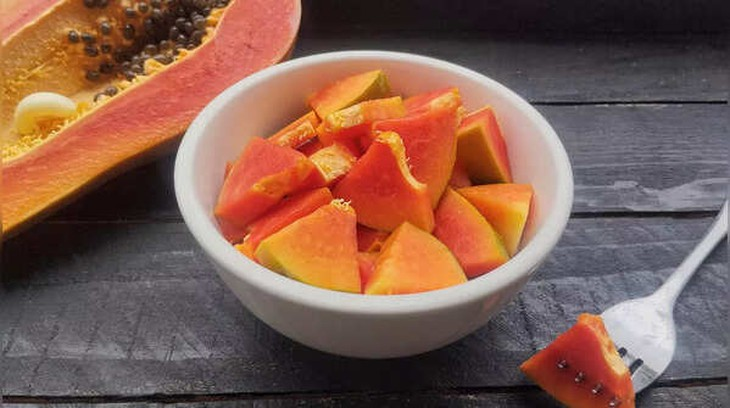 Loại quả này cung cấp lượng lớn vitamin C, chất chống oxy hóa, chất xơ cùng enzyme tiêu hóa papain, mang lại nhiều lợi ích thiết thực cho sức khỏe khi được tiêu thụ một cách hợp lý. Ảnh: Lao động