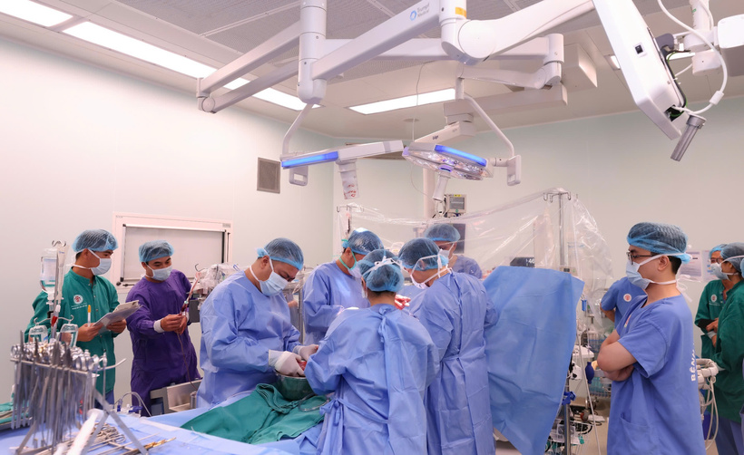 Tim ghép lần đầu suy hoàn toàn, bác sĩ quyết định tái ghép tim để giành cơ hội sống. Ảnh: BVCC