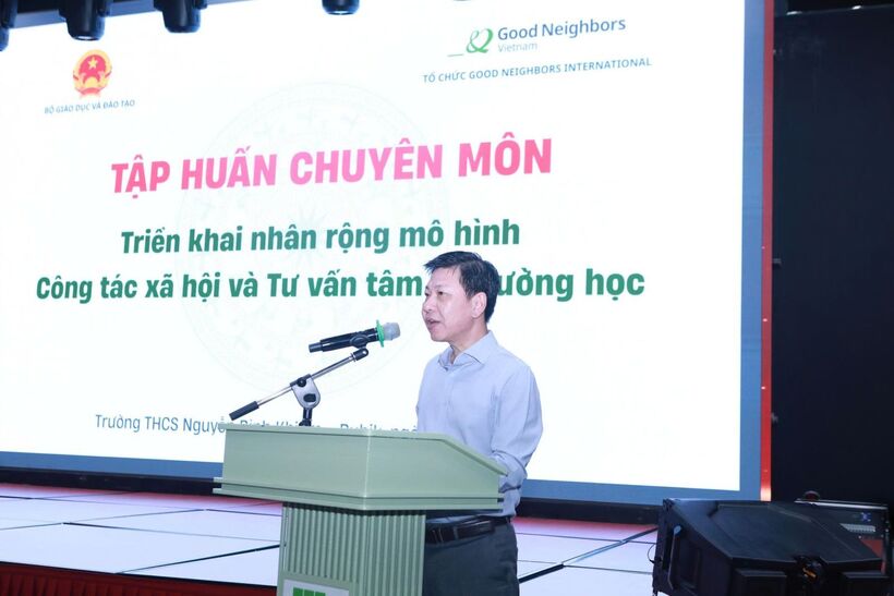 Phó Vụ trưởng Vụ Học sinh sinh viên (Bộ GD&ĐT) Nguyễn Xuân An Việt phát biểu tại hội nghị. Ảnh: MOET