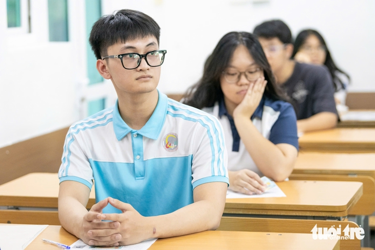 Việc lựa chọn một ngành gần vẫn sẽ giúp sinh viên tích lũy đủ nền tảng kiến thức cần thiết để làm việc đúng lĩnh vực mong muốn sau khi tốt nghiệp. Ảnh minh họa: Tuổi trẻ Online