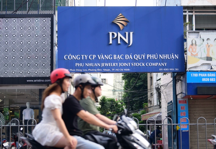 Nhóm quỹ ngoại T. Rowe Price tiếp tục gia tăng sở hữu tại PNJ - Ảnh: QUANG ĐỊNH/ Theo báo Tuổi trẻ.