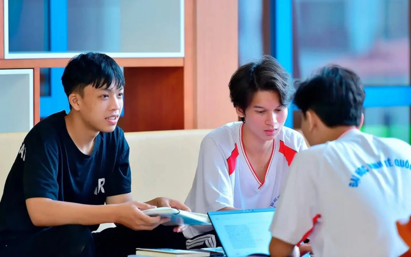 STEM vốn không phải nhóm ngành dễ dàng; sinh viên buộc phải đầu tư rất nhiều thời gian cho kiến thức nền tảng, thực hành và liên tục cập nhật công nghệ. Ảnh minh họa: Báo Xây dựng