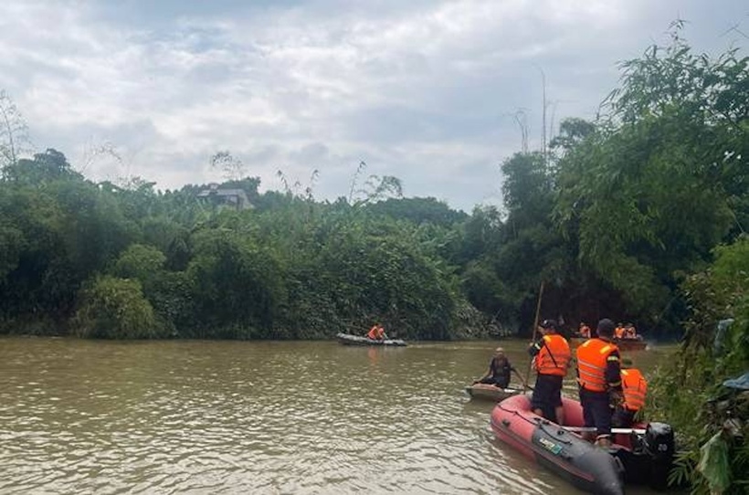 Lực lượng chức năng triển khai lực lượng tổ chức tìm kiếm cứu nạn. Ảnh: Công an tỉnh Thái Nguyên