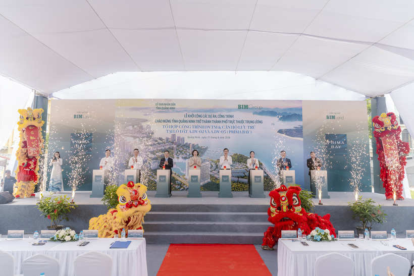 Các đại biểu thực hiện nghi thức khởi công dự án Prima Bay ngày 27/8/2026 tại Halong Marina, phường Bãi Cháy, Quảng Ninh. Nguồn ảnh BIM Land