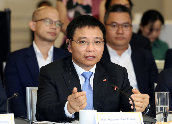 Tại các phiên thảo luận, Phó Thủ tướng Chính phủ và các thành viên Đoàn đại biểu Việt Nam chia sẻ quan điểm, tầm nhìn, định hướng phát triển và những giải pháp cụ thể của Việt Nam - Ảnh chinhphu.vn/Đức Tuân