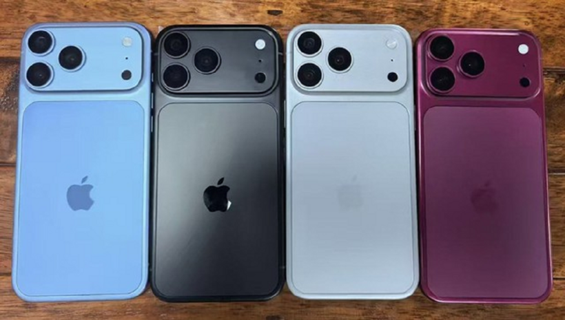 Trong số 4 màu thử nghiệm gồm Dark Gray, Dark Cherry, Light Blue và Silver, Dark Cherry nhận được nhiều sự chú ý nhất.